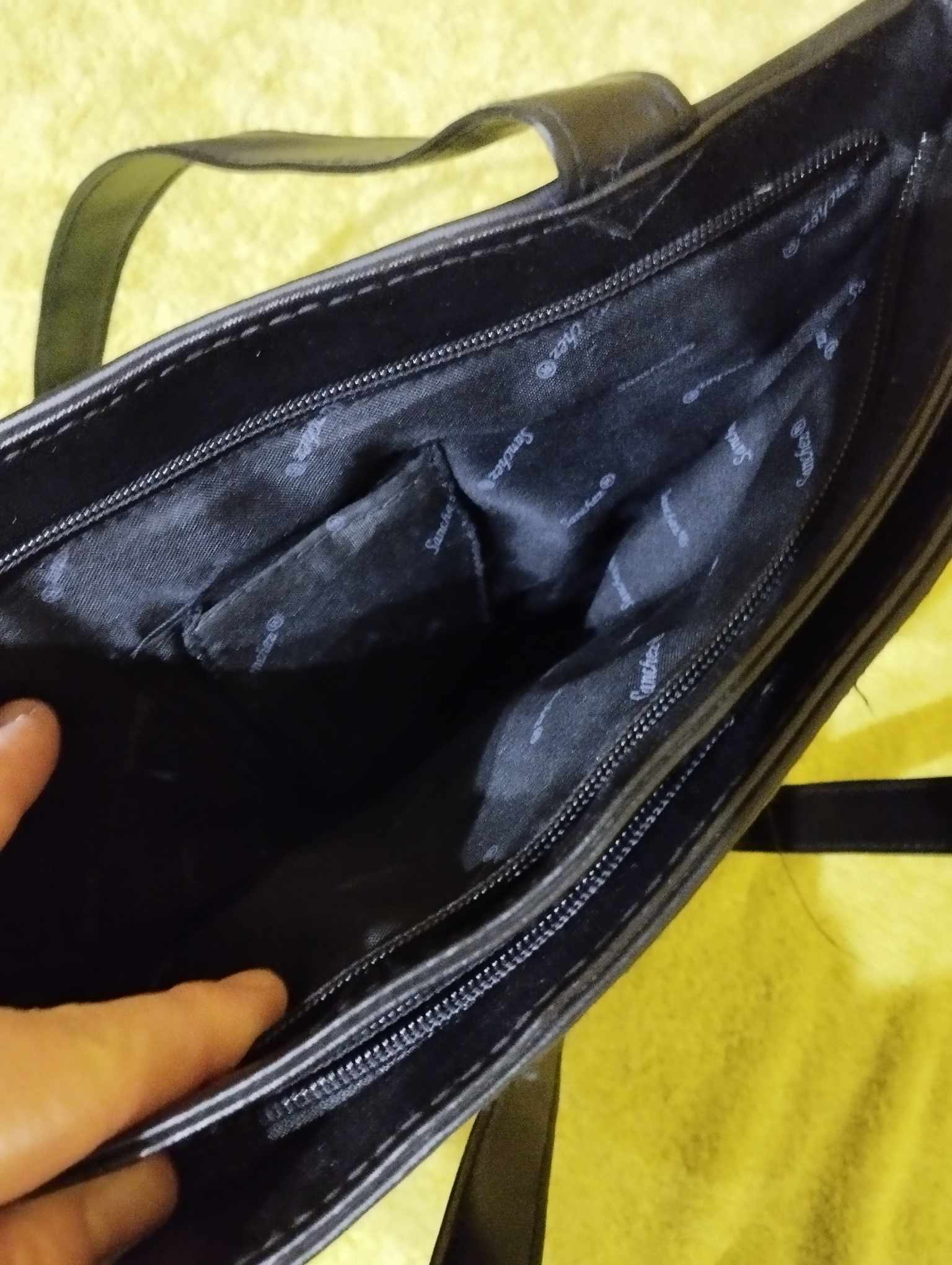 Valódi bőr női válltáska, fekete