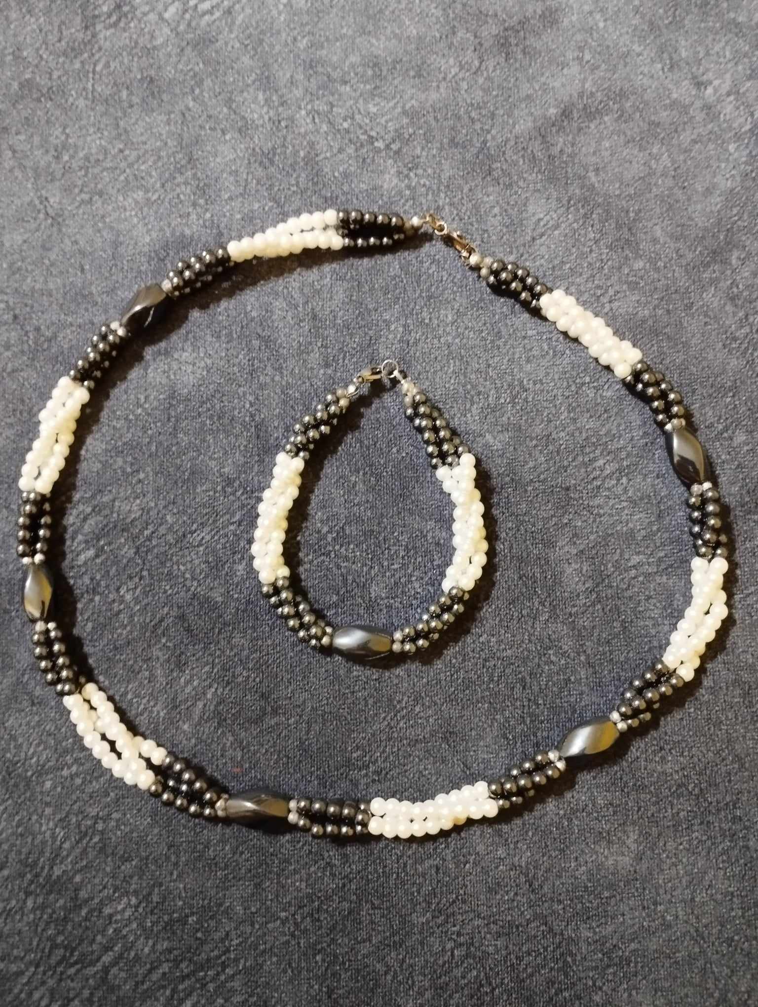 Hematit és gyöngy nyaklánc + karkötő