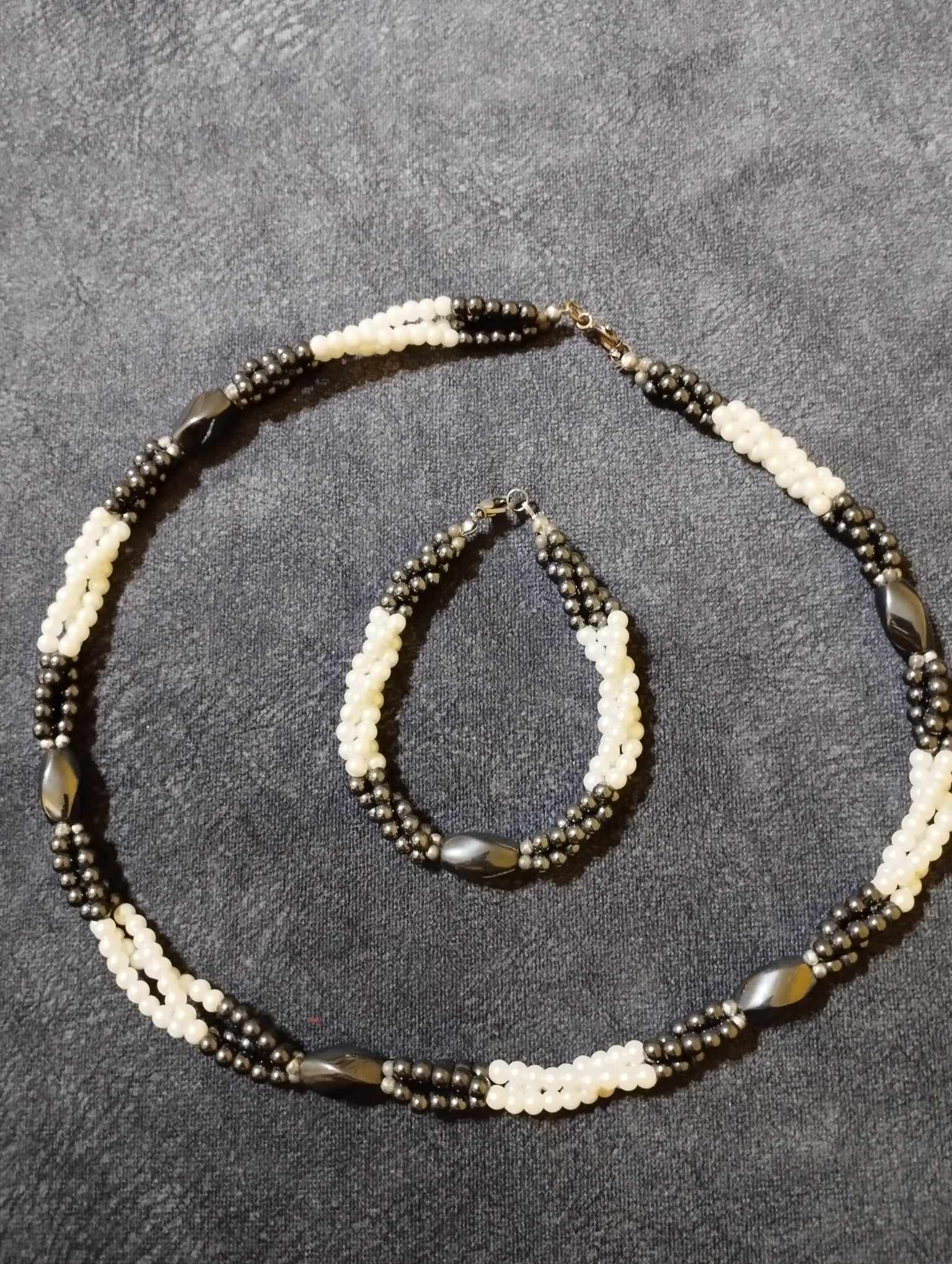 Hematit és gyöngy nyaklánc + karkötő